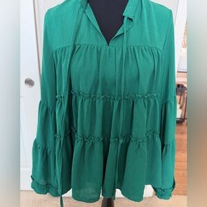 ANDREE BY UNIT Emerald Green Tiered Peasant Tunic runs oversized